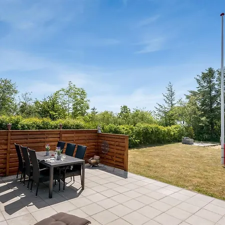Eira - 350m To The Fjord By Interhome
