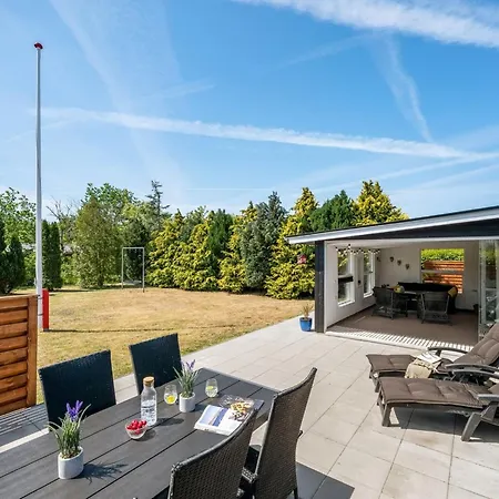 Eira - 350m To The Fjord By Interhome